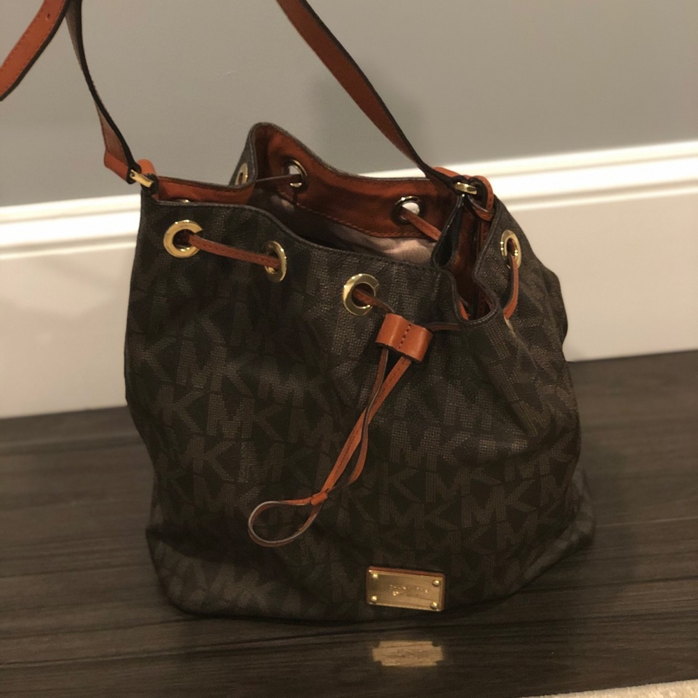 Michael Kors large Jules bucket bag